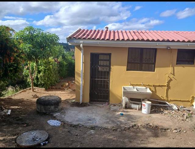 2 BEDROOM HOUSE FOR SALE IN UMLAZI G
